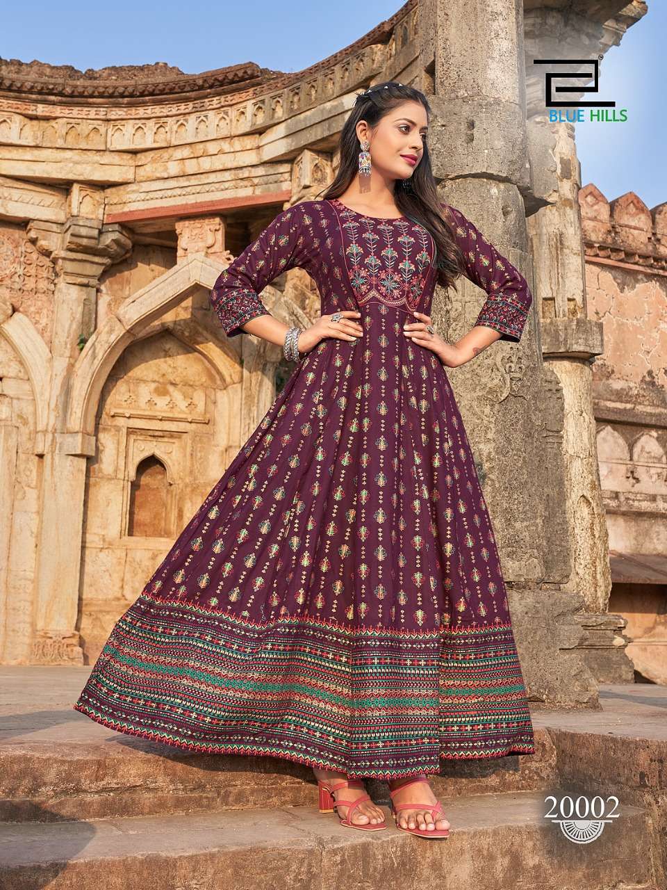 RUDRAPRAYAG Anarkali Georgette and Santoon Gown for Women | Semi Stitched  Long Anarkali Gown for Women 2023 Navy Blue : Amazon.in: Fashion